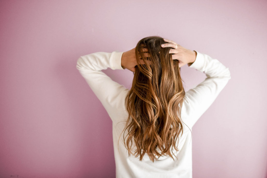 Haarausfall stoppen: Ursachen und Behandlung